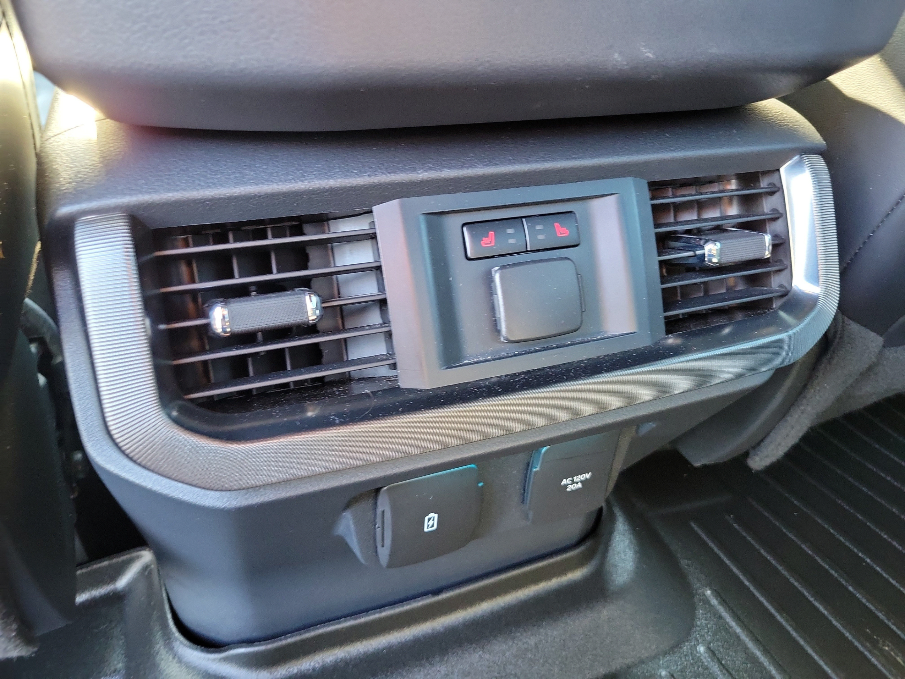 Used 2025 Ford F150 Platinum w/ Equipment Group 702A High AWD/4WD image 10