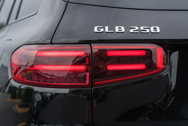 New 2026 Mercedes-Benz GLB 250 4MATIC image 7