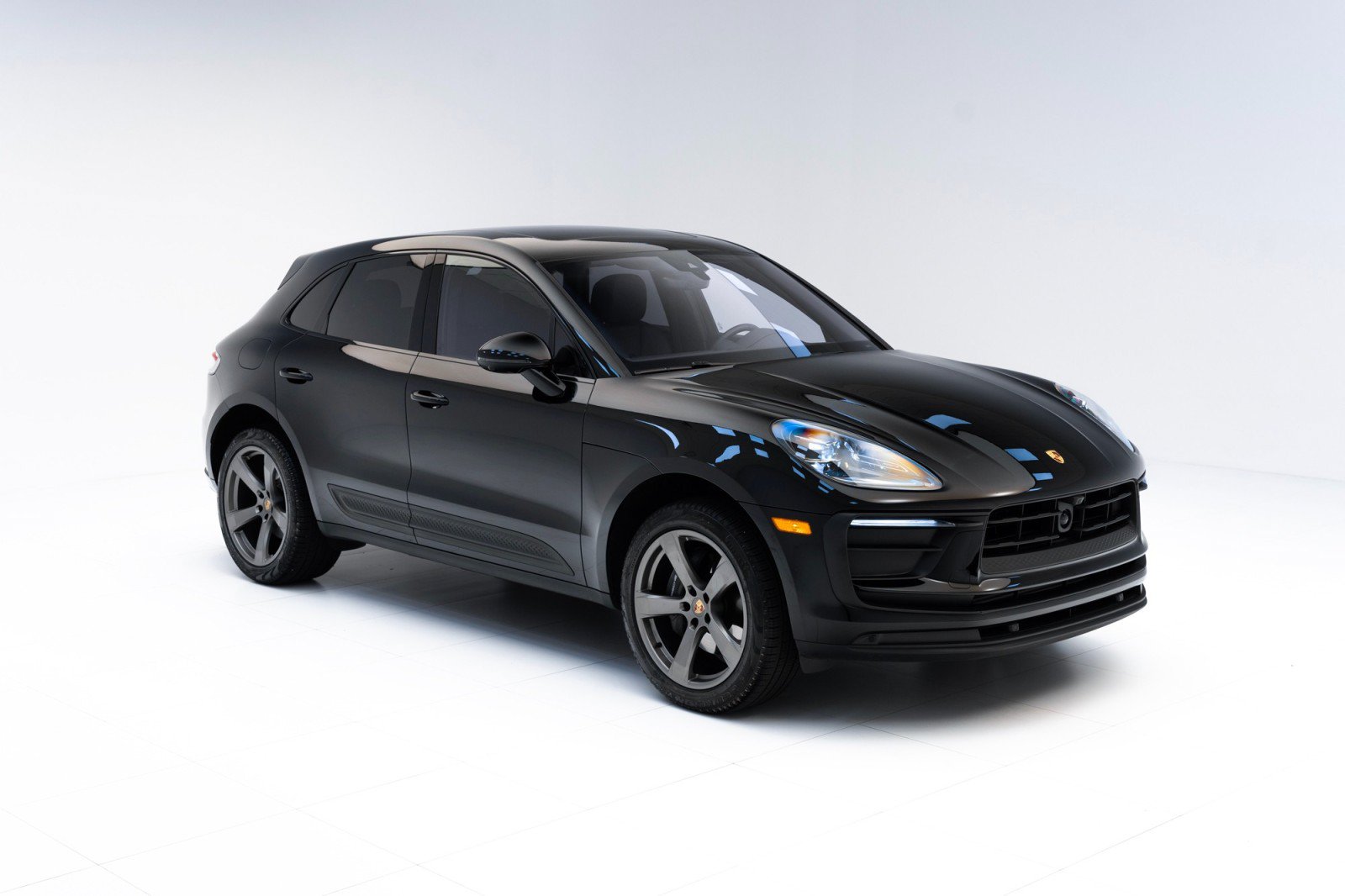 Certified 2024 Porsche Macan AWD/4WD image 7