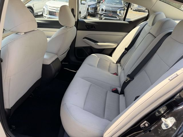 Used 2025 Nissan Altima 2.5 SV FWD image 15