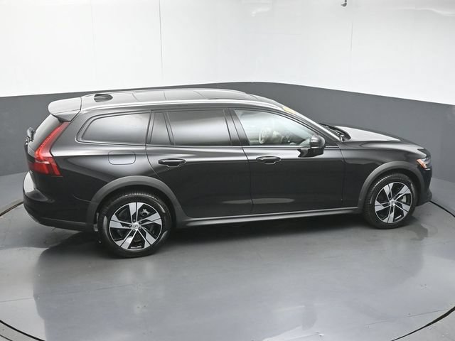 Used 2025 Volvo V60 B5 Cross Country Plus AWD/4WD image 49