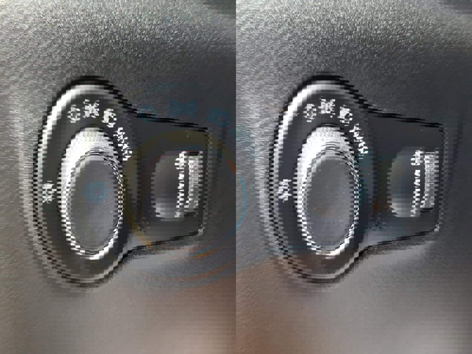 Used 2025 Jeep Compass Sport image 16