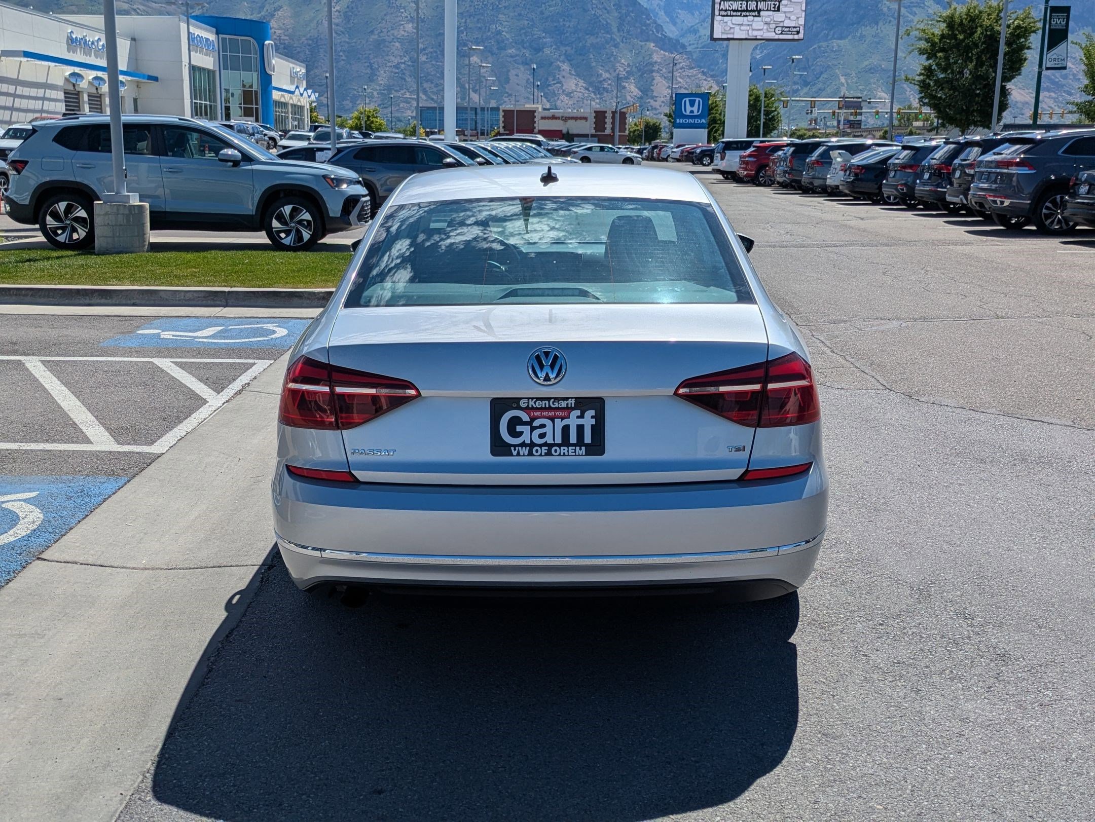 Used 2019 Volkswagen Passat 2.0T Wolfsburg FWD image 7