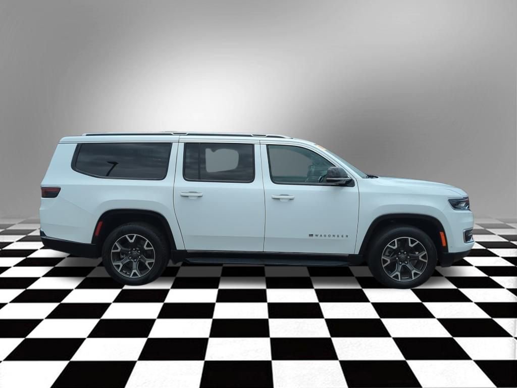 Used 2024 Jeep Wagoneer L Series III w/ Flexible Seating Group AWD/4WD image 9