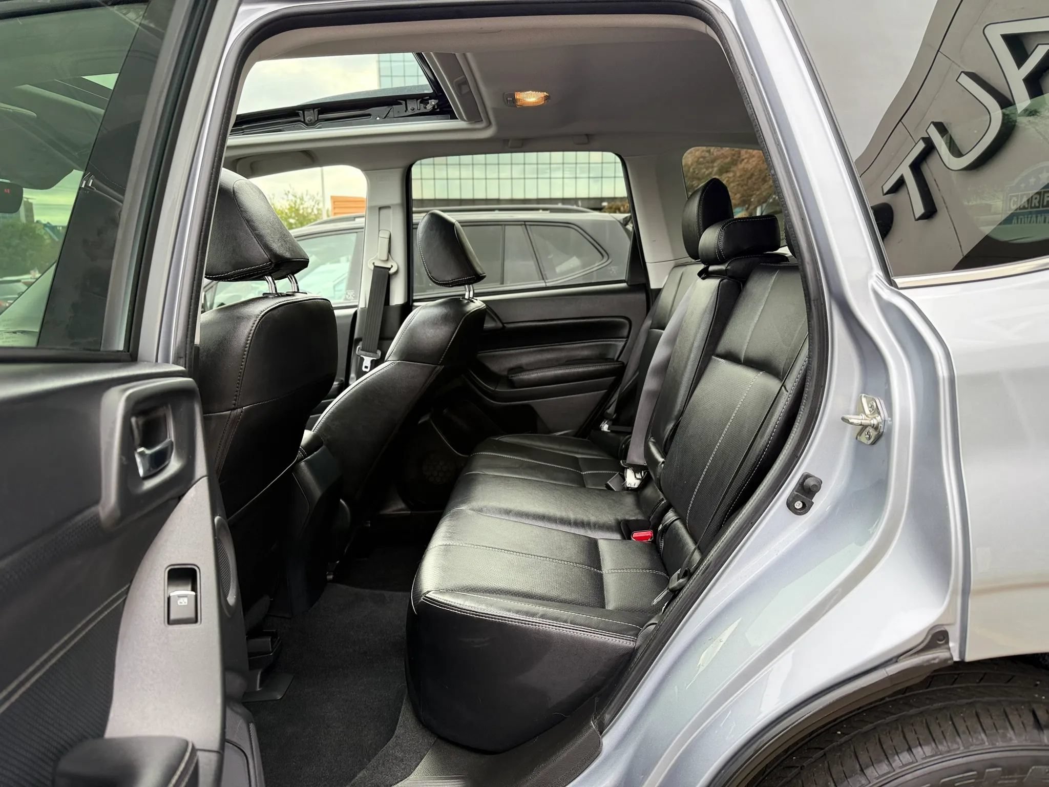 Used 2017 Subaru Forester 2.5i Touring AWD/4WD image 28