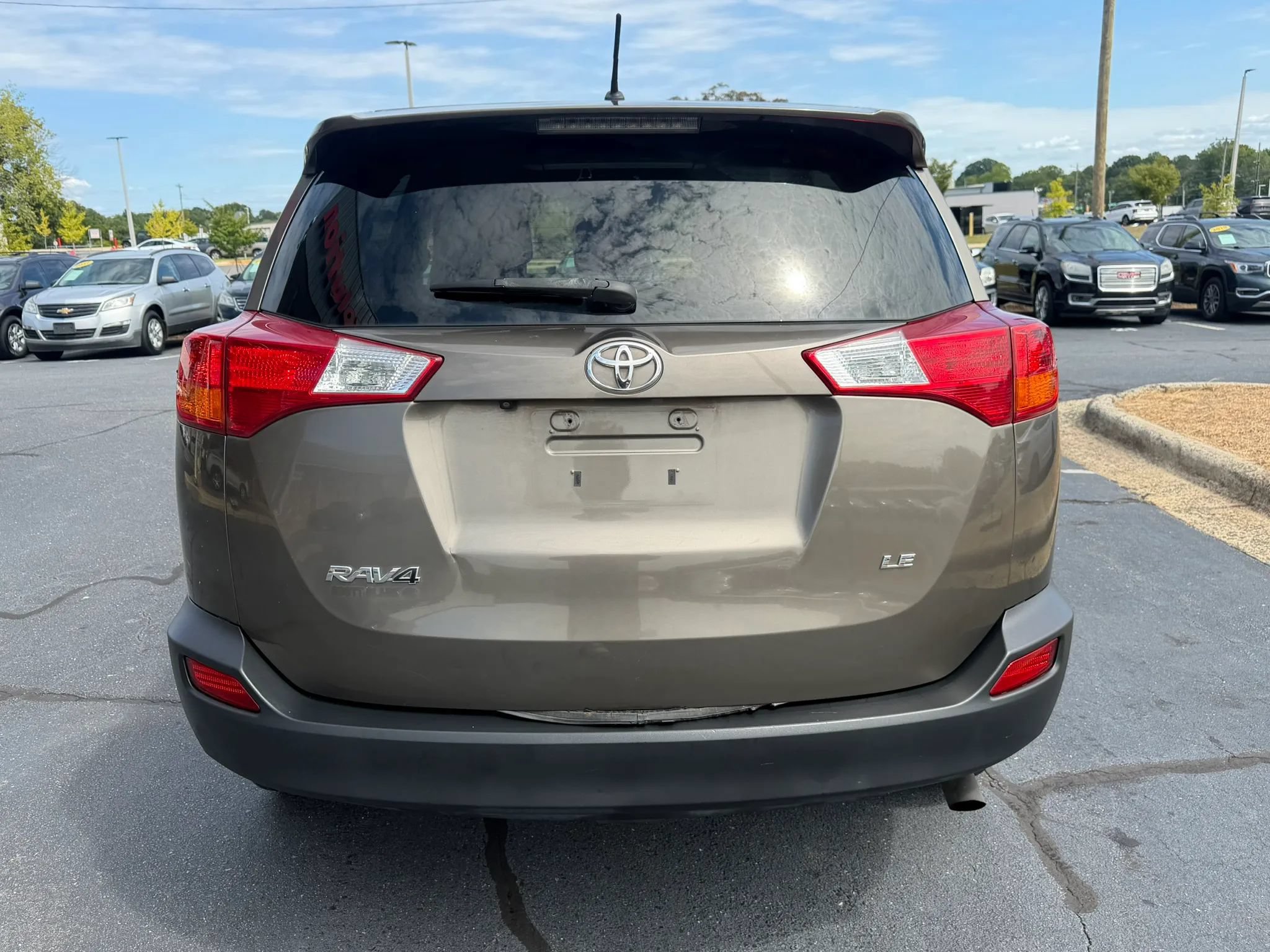 Used 2015 Toyota RAV4 LE FWD image 6