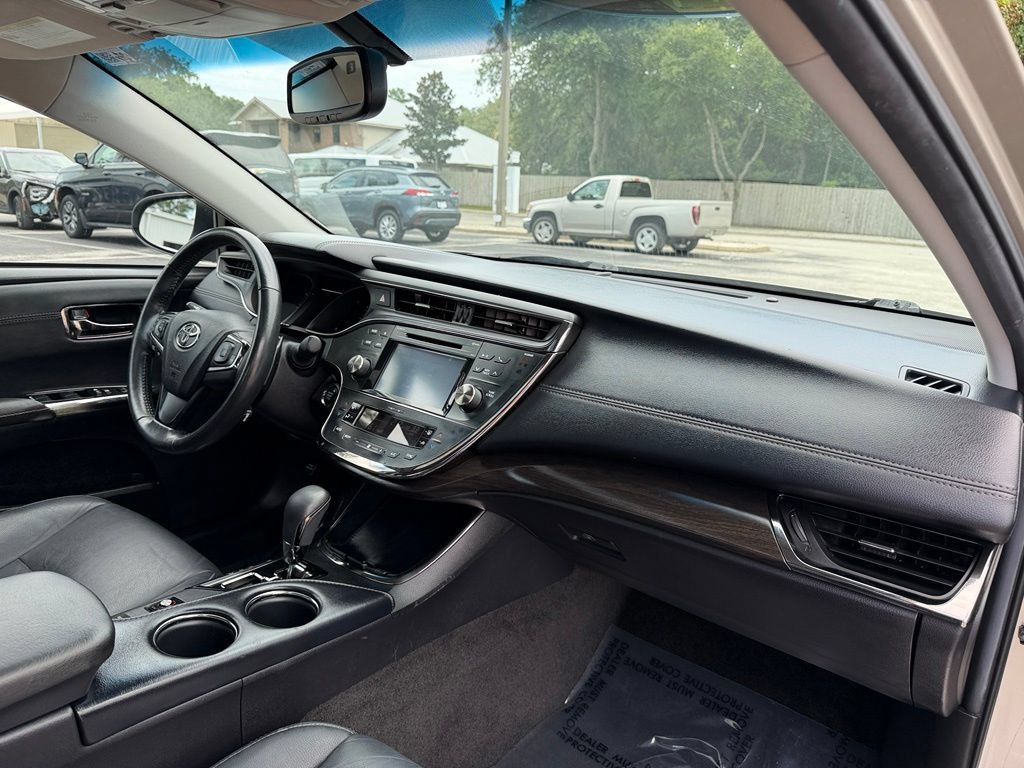 Used 2016 Toyota Avalon XLE Plus FWD image 28