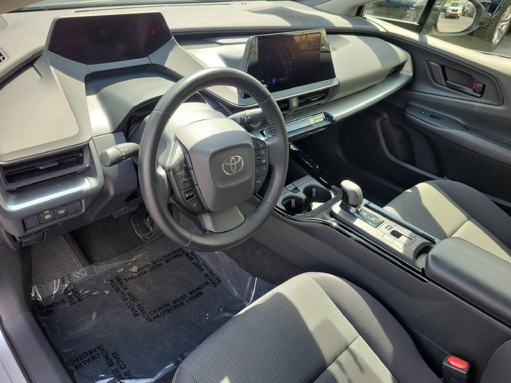 Used 2025 Toyota Prius LE FWD image 20