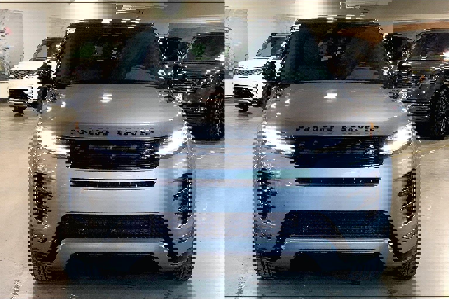 New 2026 Land Rover Range Rover Evoque Dynamic SE image 3