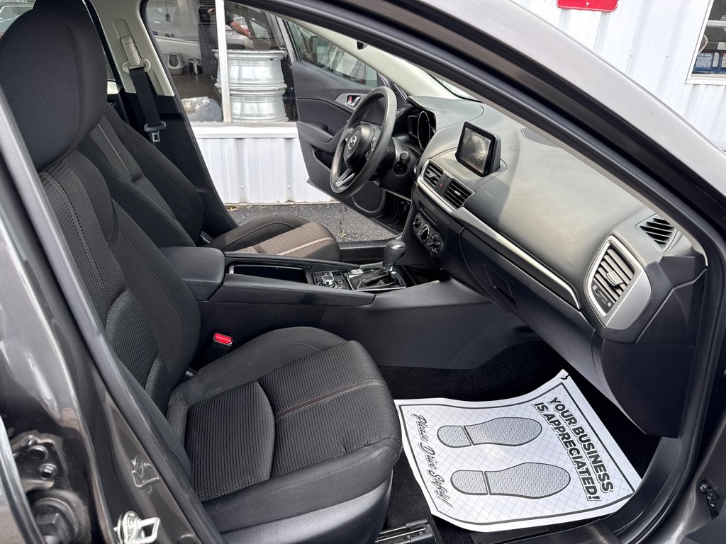 Used 2018 MAZDA MAZDA3 Sport w/ Preferred Equipment Package FWD image 14
