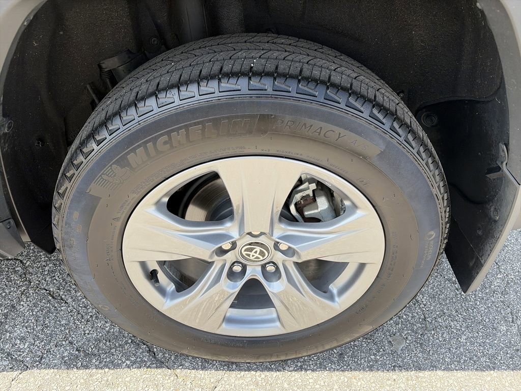 Used 2024 Toyota RAV4 XLE w/ Convenience Package FWD image 14