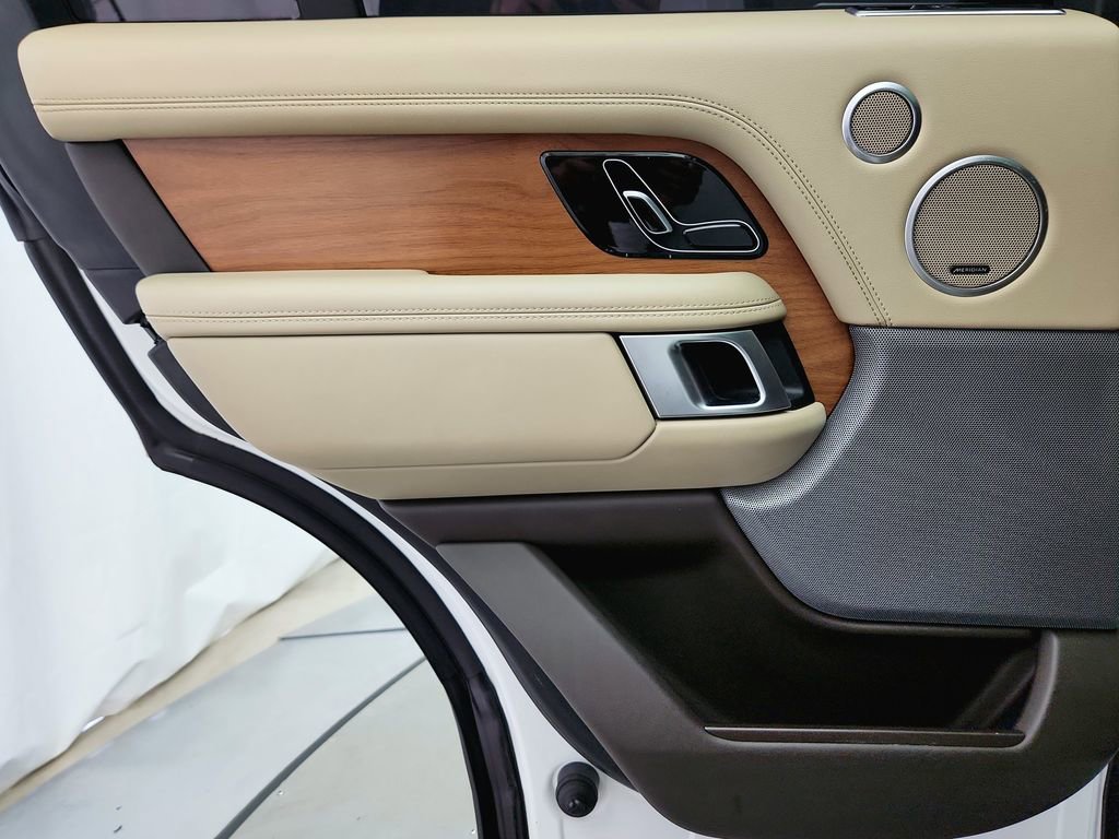 Used 2018 Land Rover Range Rover HSE image 34