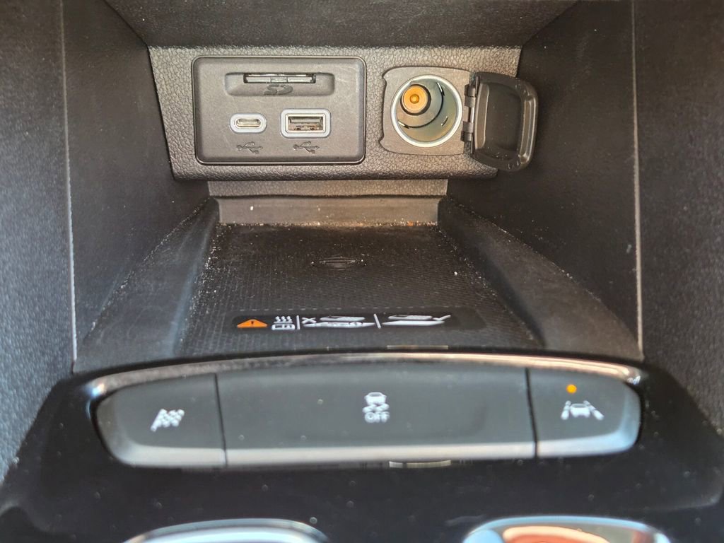 Used 2022 Chevrolet Bolt EUV Premier w/ Sun & Sound Package FWD image 34