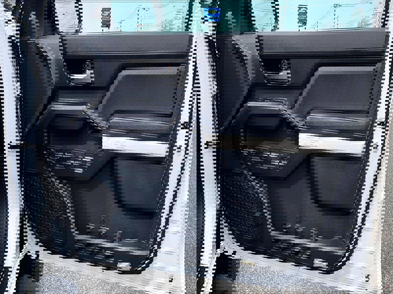 Used 2024 Toyota Tacoma TRD Sport w/ TRD Sport Upgrade Package image 12