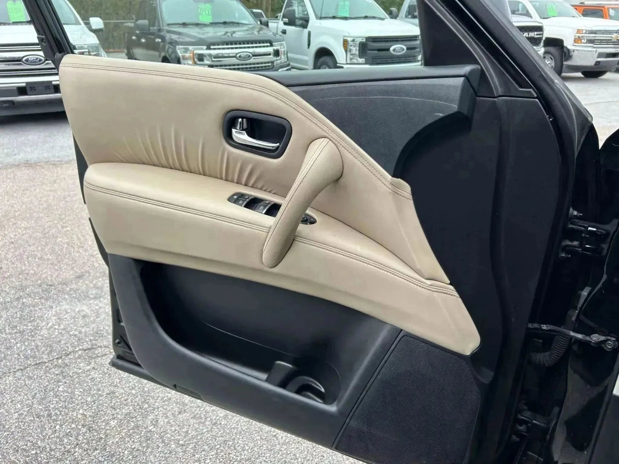 Used 2021 Nissan Armada SV w/ SV Appearance Package image 29