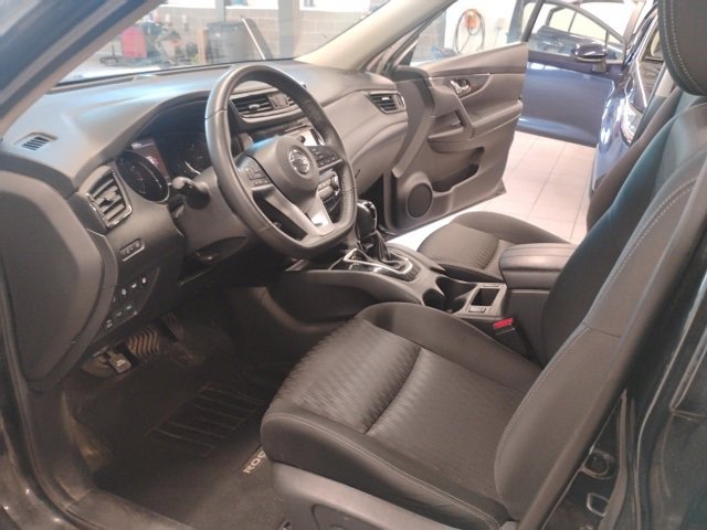 Used 2020 Nissan Rogue SV image 19