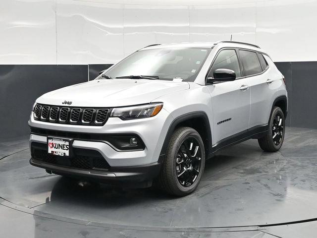 Used 2026 Jeep Compass Latitude AWD/4WD image 7