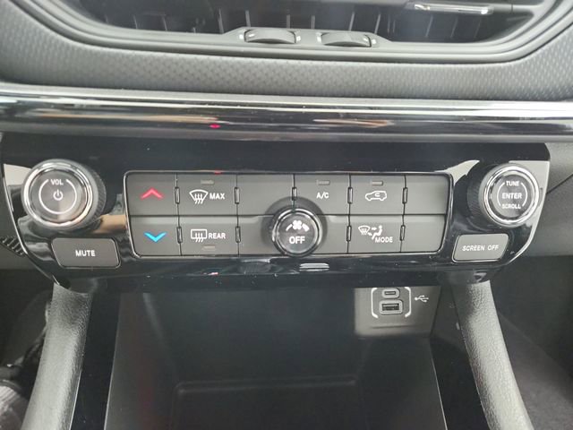 New 2026 Jeep Compass Latitude image 28