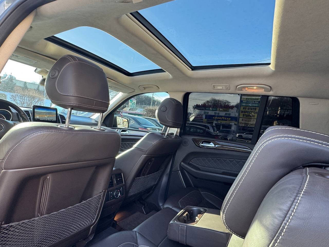 Used 2019 Mercedes-Benz GLS 450 4MATIC image 21