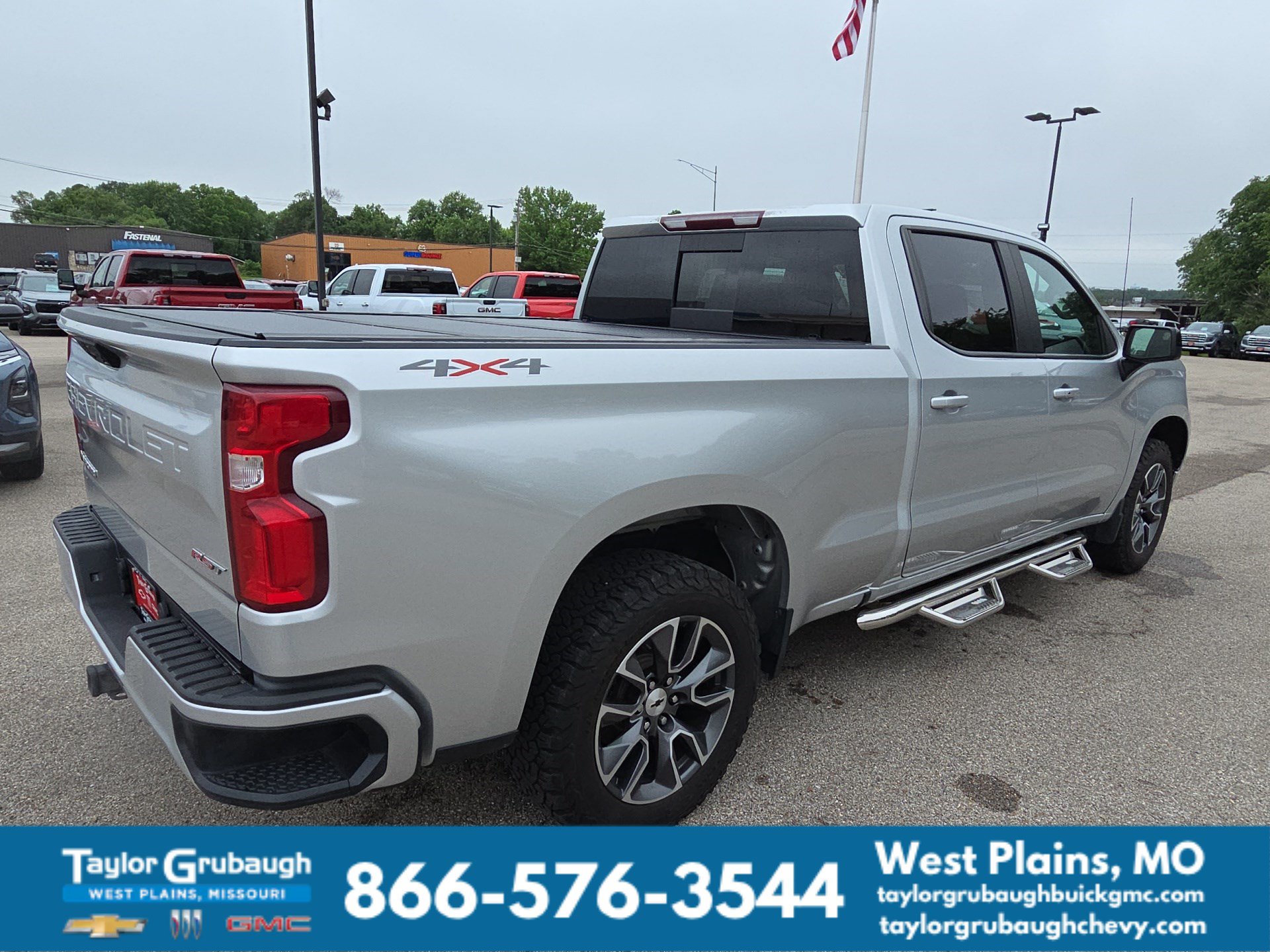 Used 2022 Chevrolet Silverado 1500 RST w/ Convenience Package II AWD/4WD image 10
