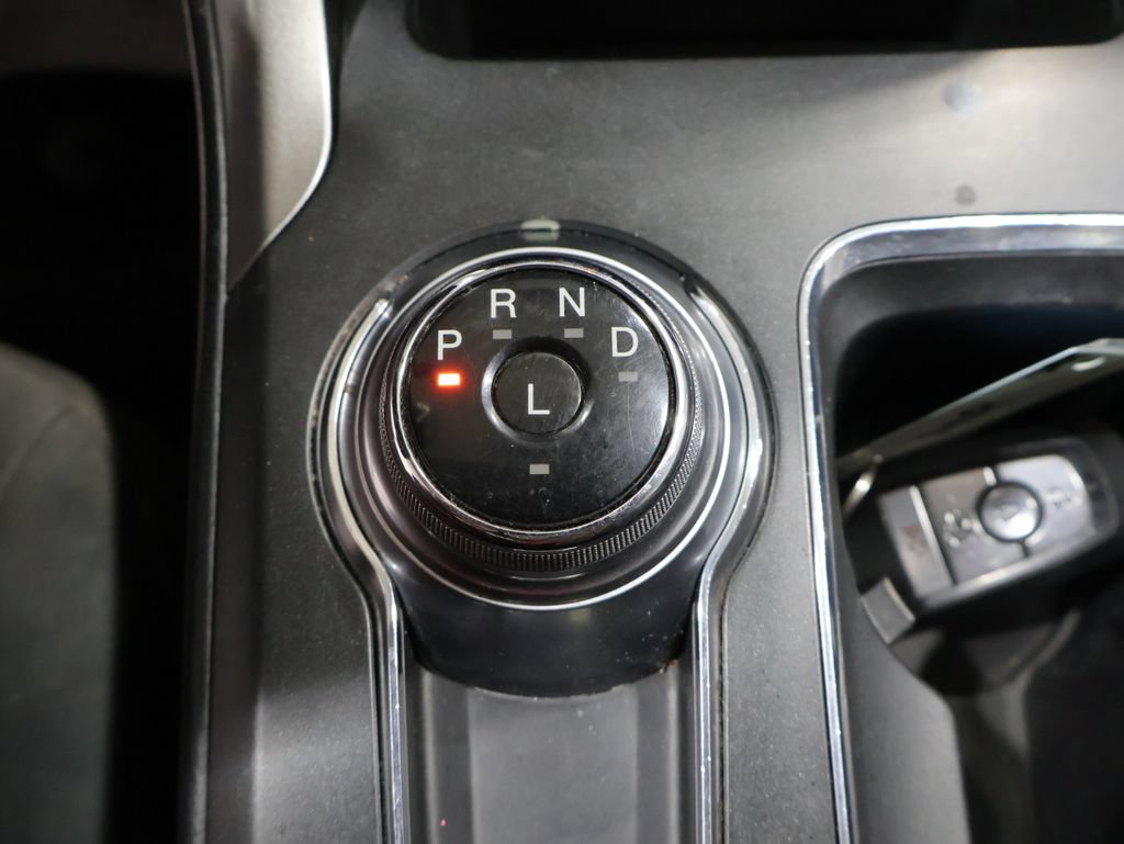 Used 2017 Ford Fusion SE FWD image 29