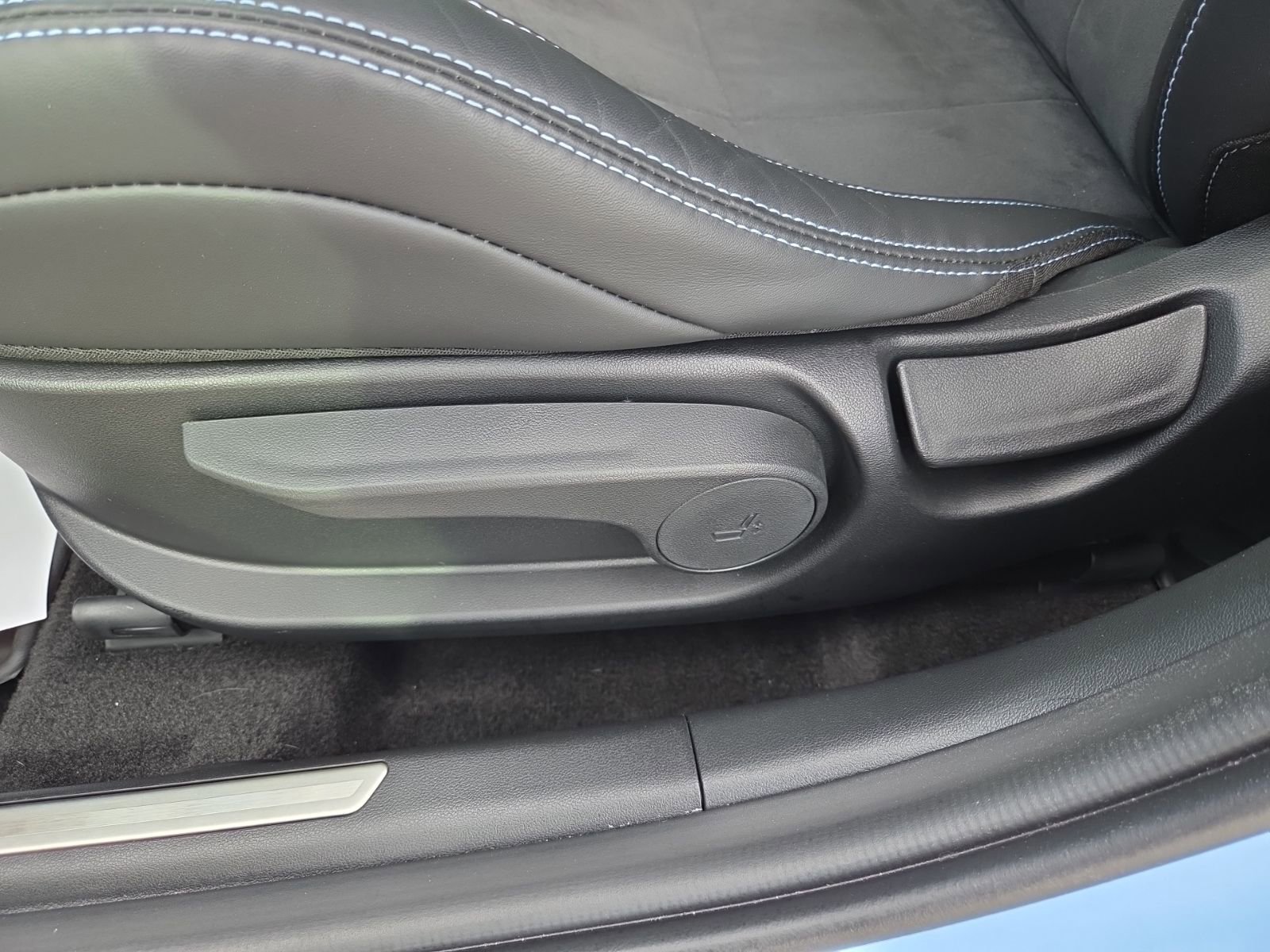 Used 2025 Hyundai Elantra N FWD image 21