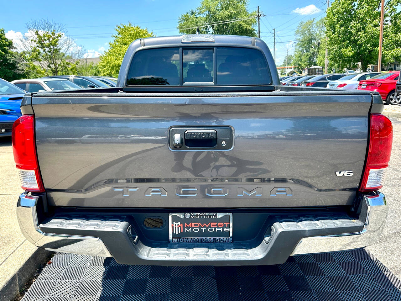 Used 2017 Toyota Tacoma SR5 image 5