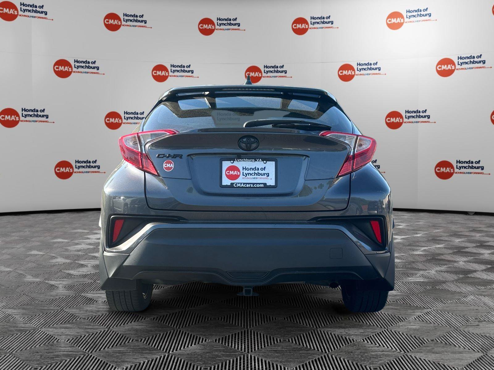 Used 2022 Toyota C-HR XLE FWD image 4