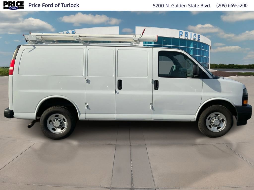 Used 2018 Chevrolet Express 2500 image 4