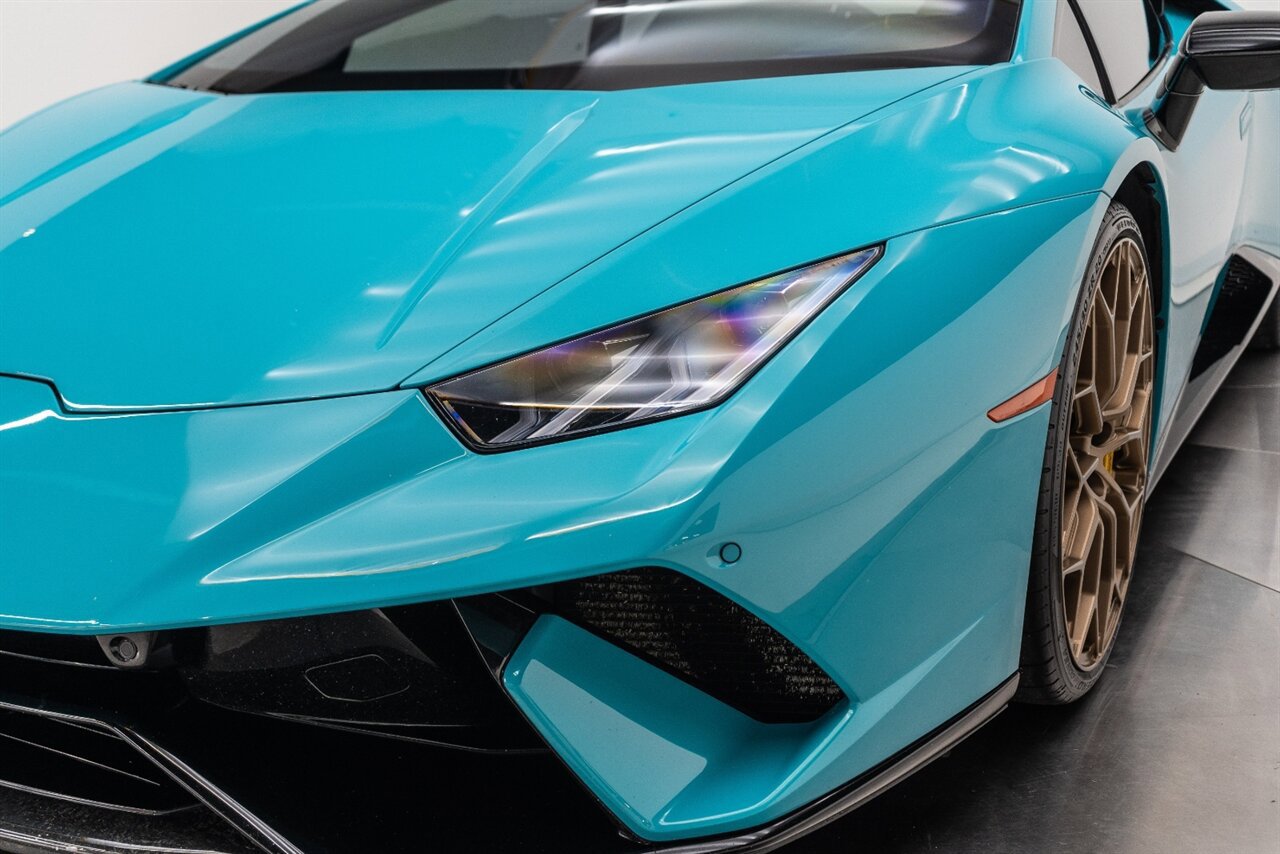 Used 2019 Lamborghini Huracan Performante AWD/4WD image 22