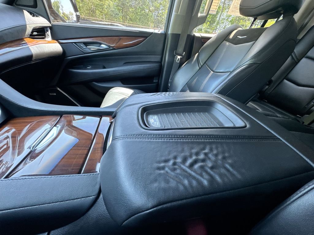 Used 2017 Cadillac Escalade Premium Luxury image 24