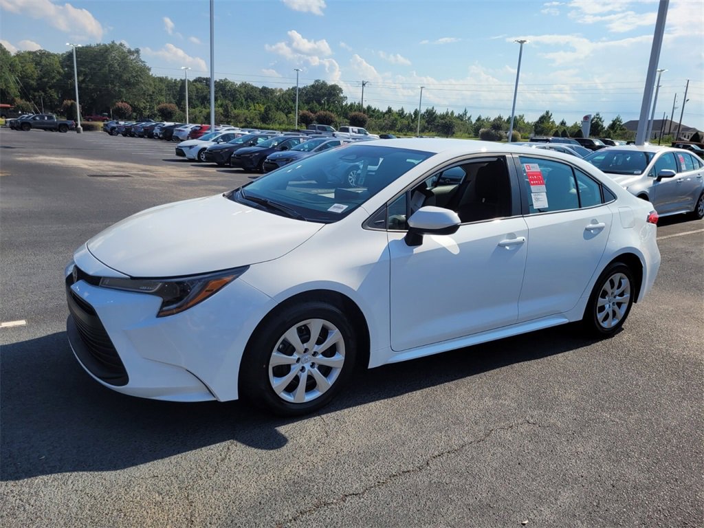 New 2025 Toyota Corolla LE image 3