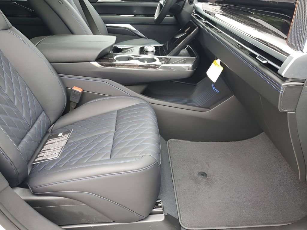 New 2026 Cadillac Escalade IQ Sport 1 w/ LPO, ONYX Package AWD/4WD image 18