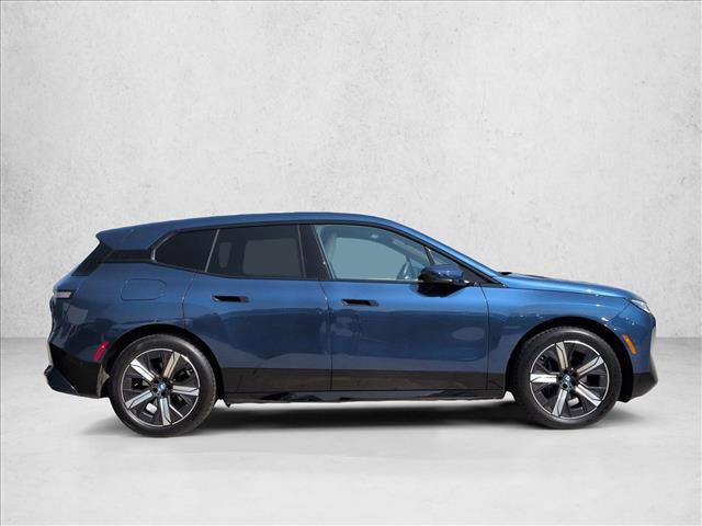Used 2024 BMW iX xDrive50 w/ Sport Package AWD/4WD image 4