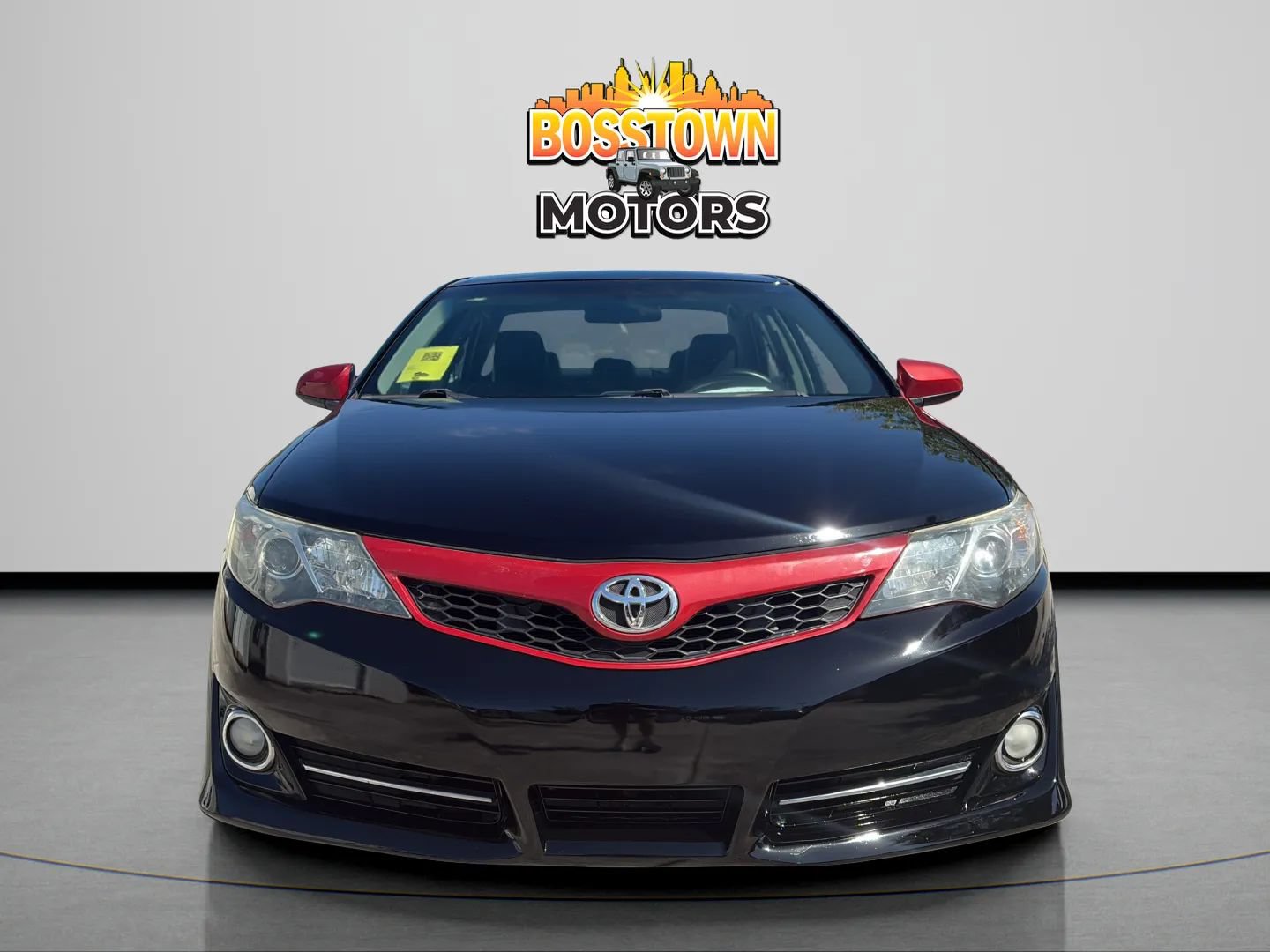 Used 2012 Toyota Camry SE FWD image 12