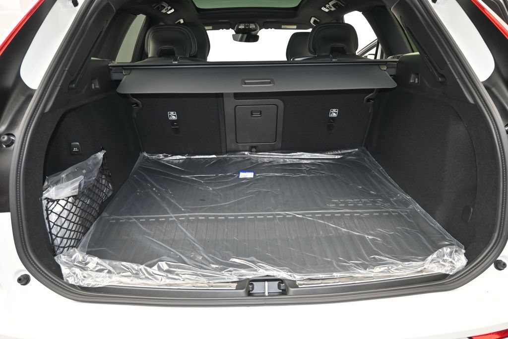 New 2026 Volvo XC60 T8 Ultra w/ Climate Package PRO AWD/4WD image 15