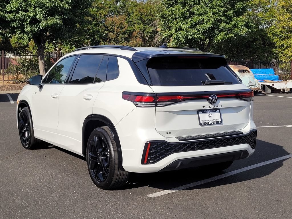 New 2026 Volkswagen Tiguan SE R-Line FWD image 7