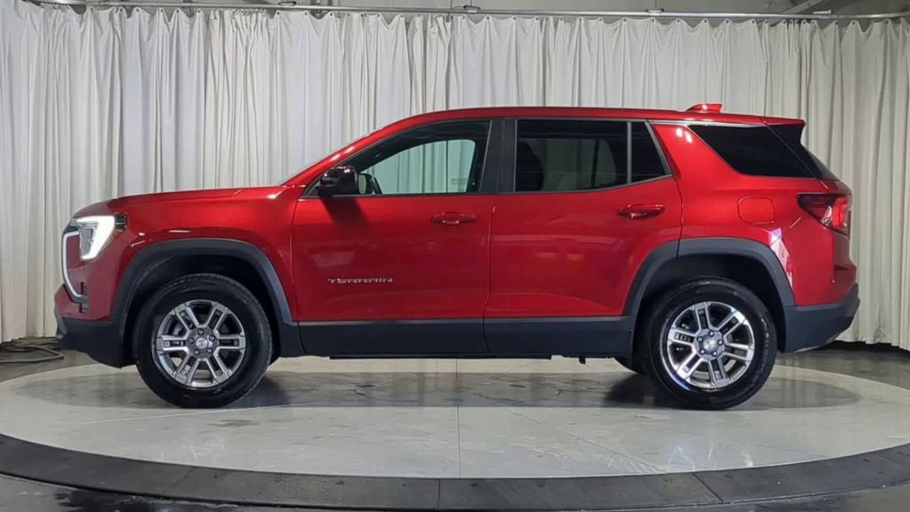 Used 2025 GMC Terrain Elevation FWD image 6