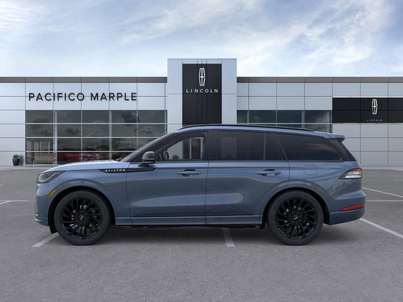 New 2026 Lincoln Aviator Reserve w/ Jet Appearance Package AWD/4WD image 3