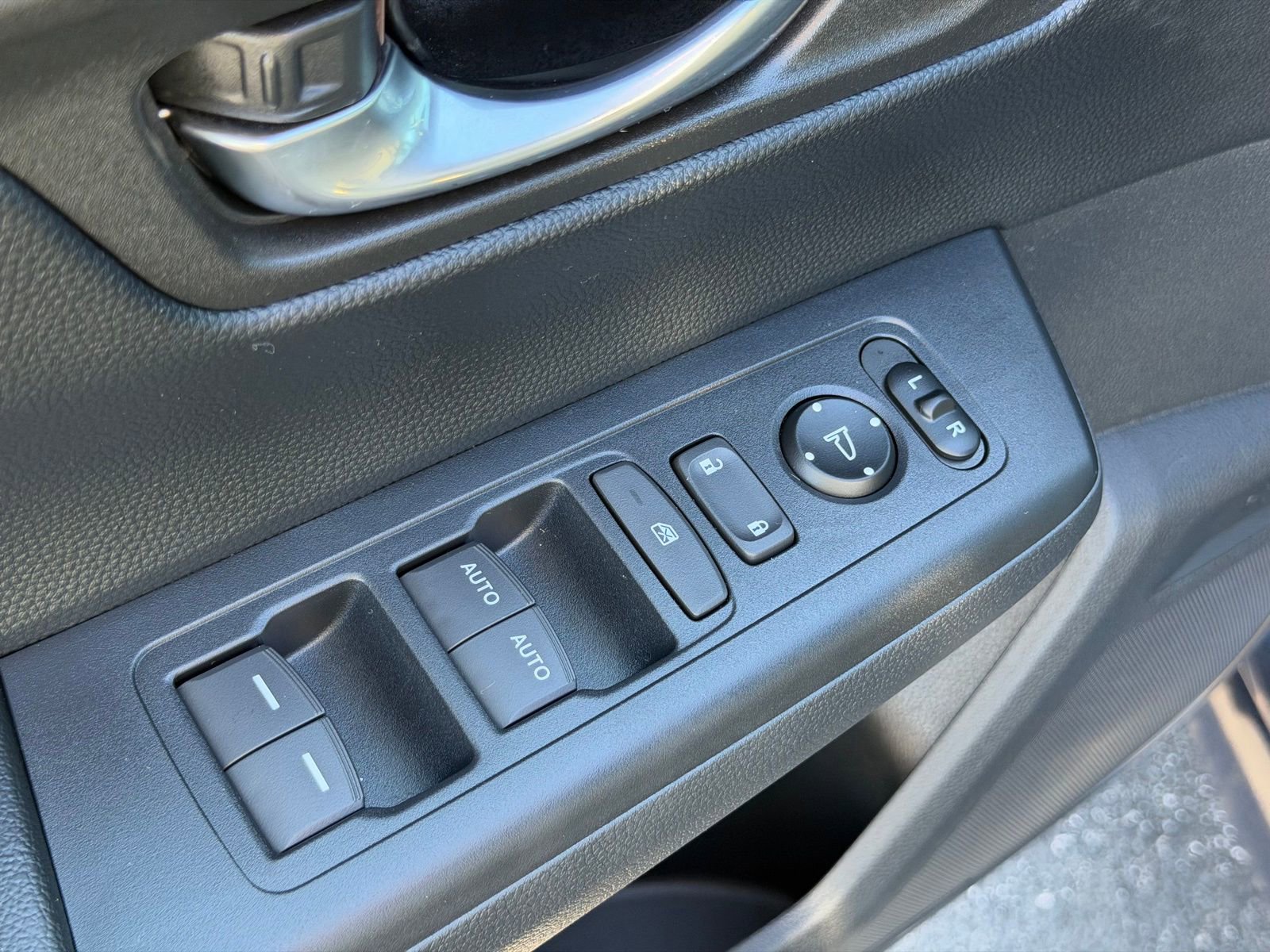 Used 2025 Honda CR-V Sport image 13