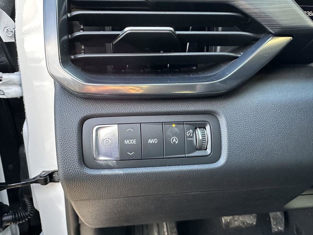 New 2026 GMC Acadia AT4 w/ LPO, Floor Liner Package AWD/4WD image 7