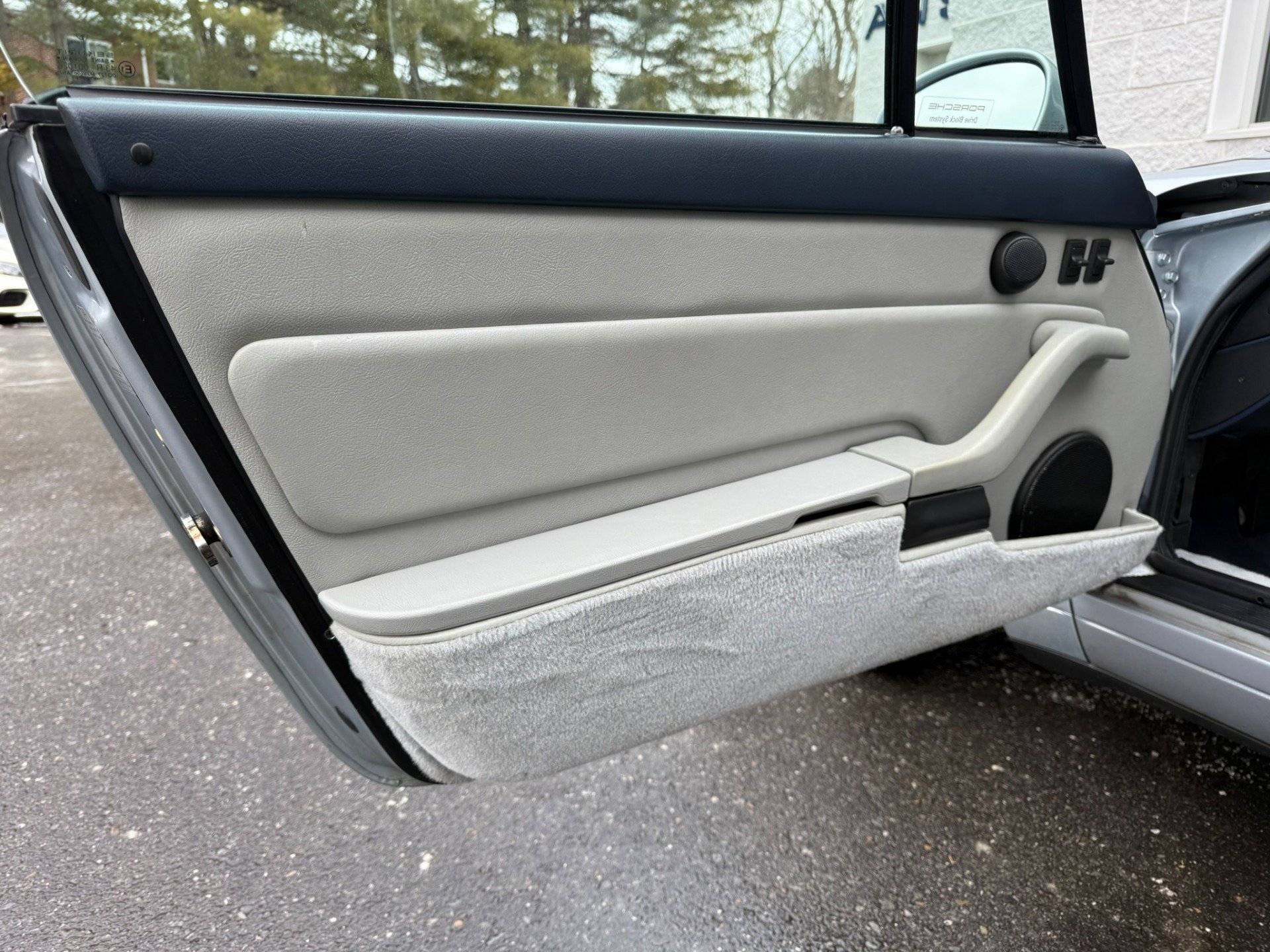 Used 1995 Porsche 911 Carrera image 11