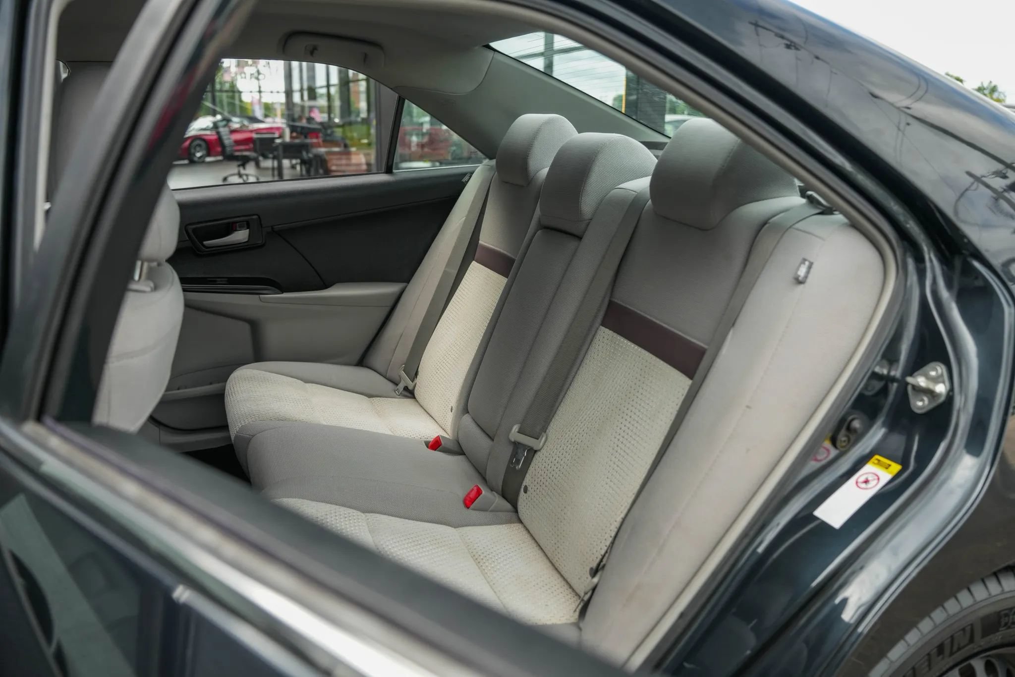 Used 2014 Toyota Camry LE FWD image 29