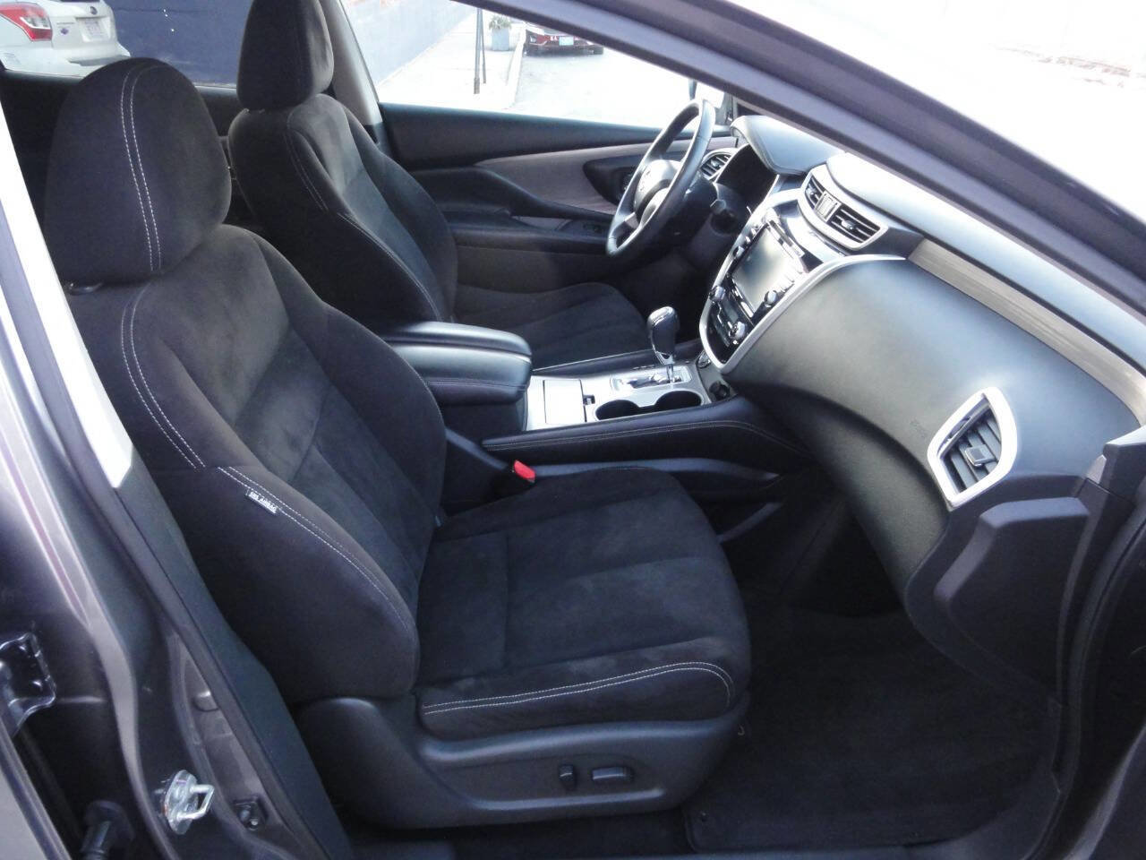 Used 2017 Nissan Murano SV image 11