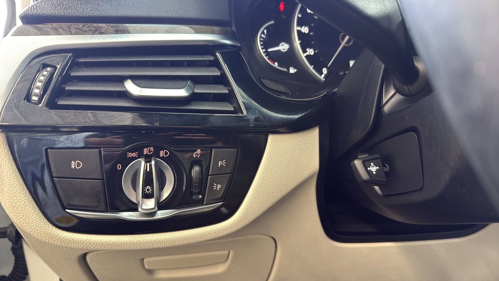 Used 2019 BMW 540i w/ M Sport Package RWD image 17