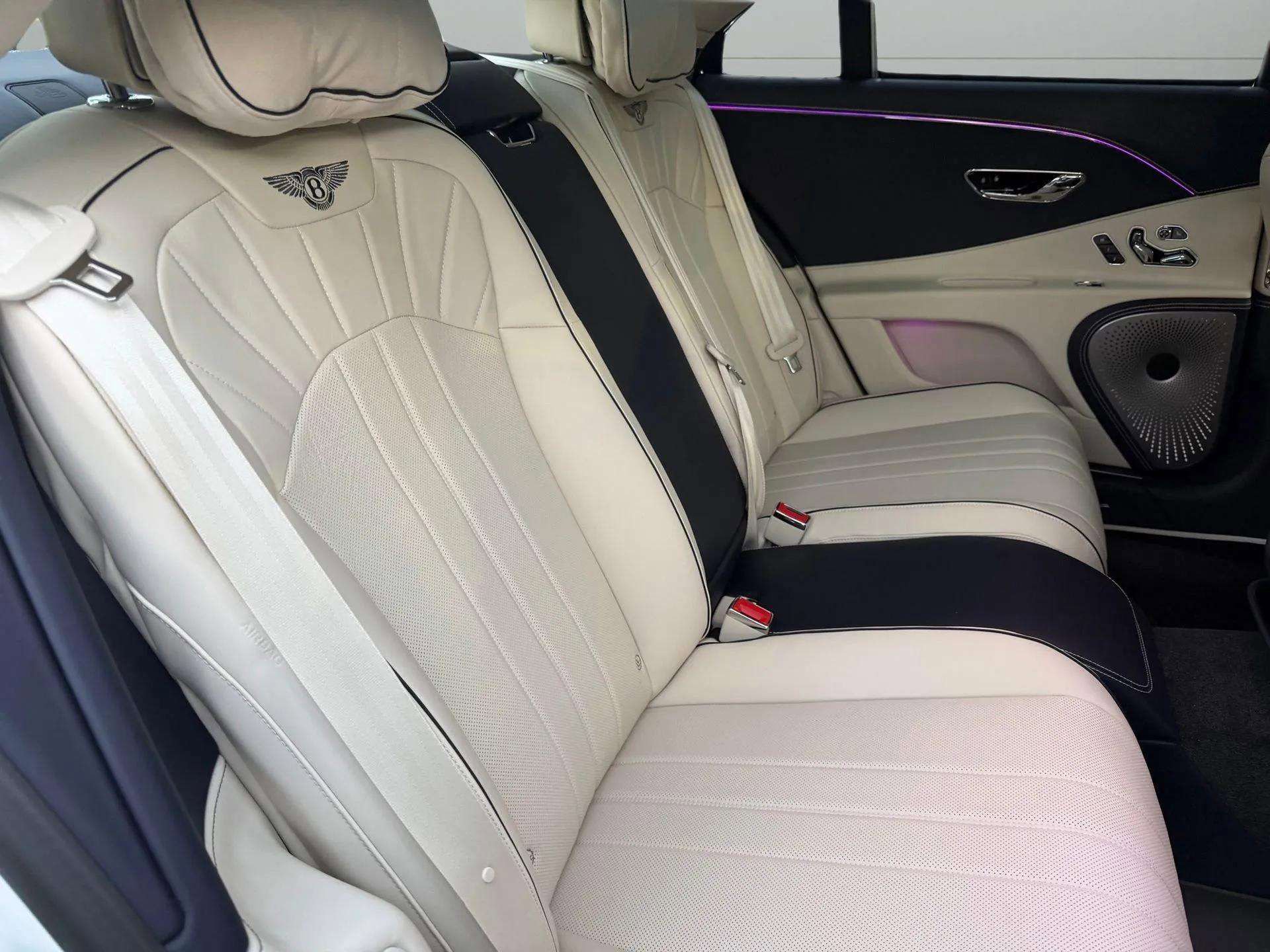 Used 2024 Bentley Flying Spur V8 image 48