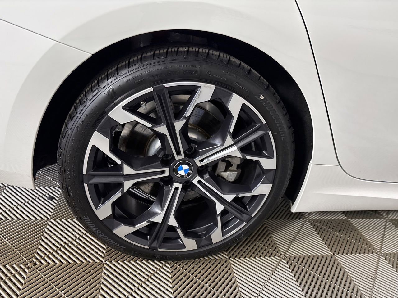 Used 2025 BMW 330i xDrive Sedan w/ M Sport Package image 31