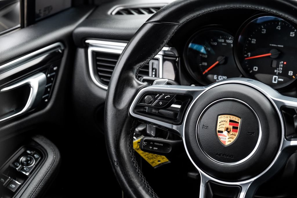 Used 2018 Porsche Macan AWD/4WD image 15