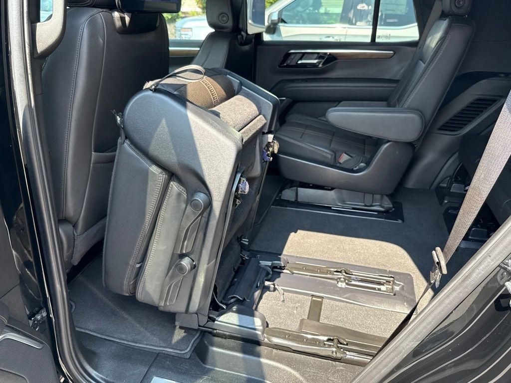 Used 2025 Chevrolet Tahoe High Country AWD/4WD image 58