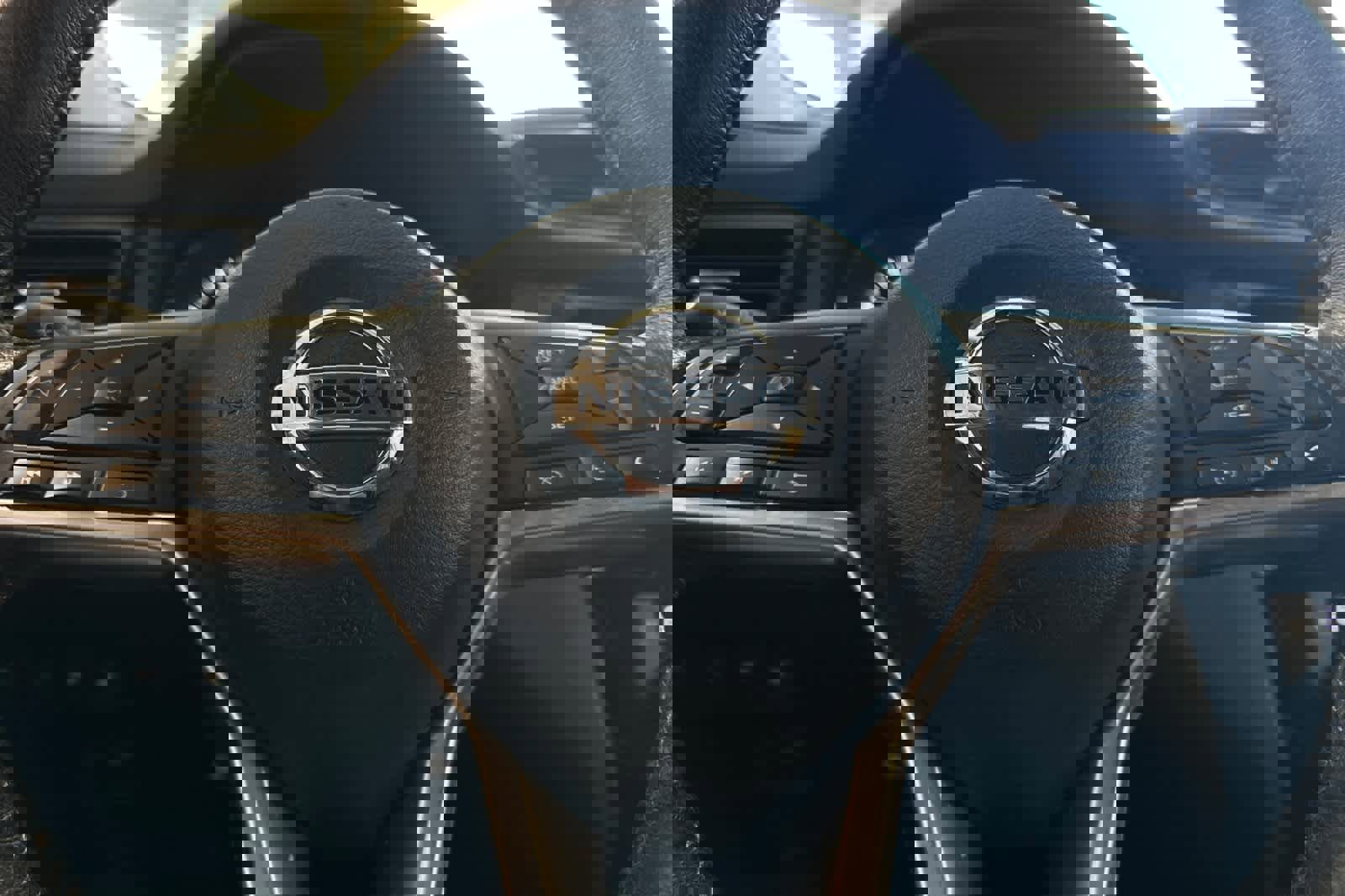 Used 2019 Nissan Rogue SV image 26